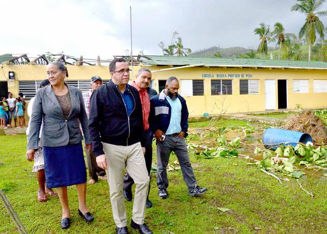 Ministro de Educación dispone alistar escuelas para reinicio de las clases