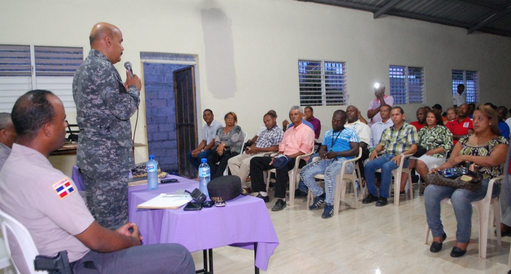 Director Regional P.N. celebra encuentro “Proximidad Policial” junto a la comunidad
