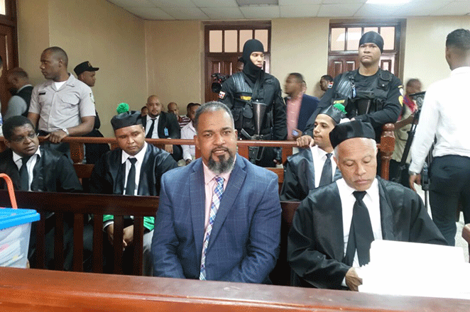 Condenan a Raúl Mondesí a ocho años de prisión y otros exfuncionarios municipales