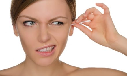 Posibles daños que puede causar el uso de hisopos en los oídos