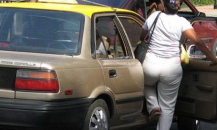 El desorden y el robo en el transporte de pasajeros en Los Alcarrizos