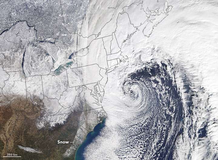 Emergencia en Nueva York por azote del ciclón bomba, provoca cierre de escuelas y aeropuertos
