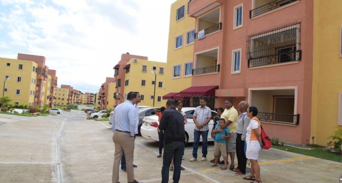 En el residencial Pablo Mella, vecinos reclaman mayor vigilancia policial ante la gran cantidad de robos