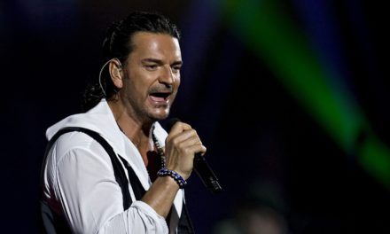 Ricardo Arjona contraataca, abogado anuncia querella por embargo de equipos