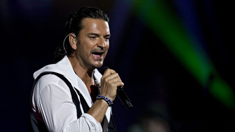 Ricardo Arjona contraataca, abogado anuncia querella por embargo de equipos