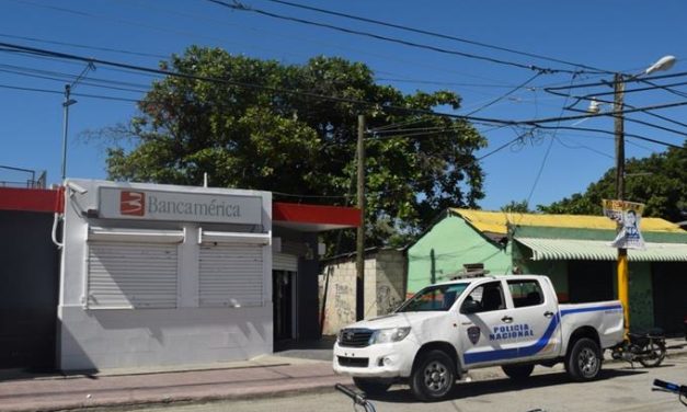 “Me quitaron algo bueno”, dice ladrón que fue asaltado con valija de banco en Barahona