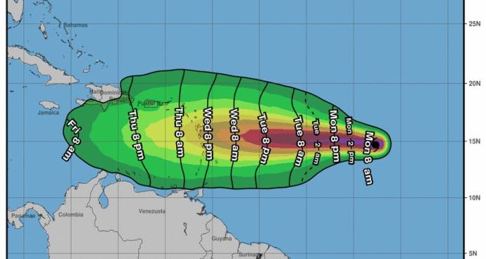 Isaac se fortalece a huracán y se colocaría el viernes al sur de República Dominicana