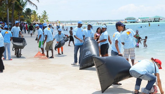 Harán operativos limpieza de playas el sábado