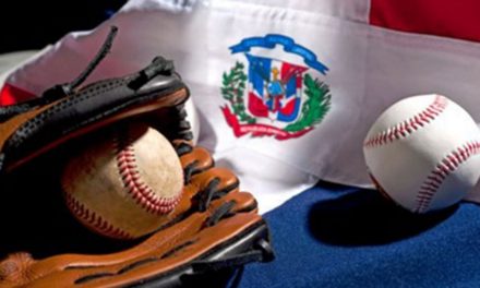 Aguilas y Licey dan inicio a la temporada de béisbol