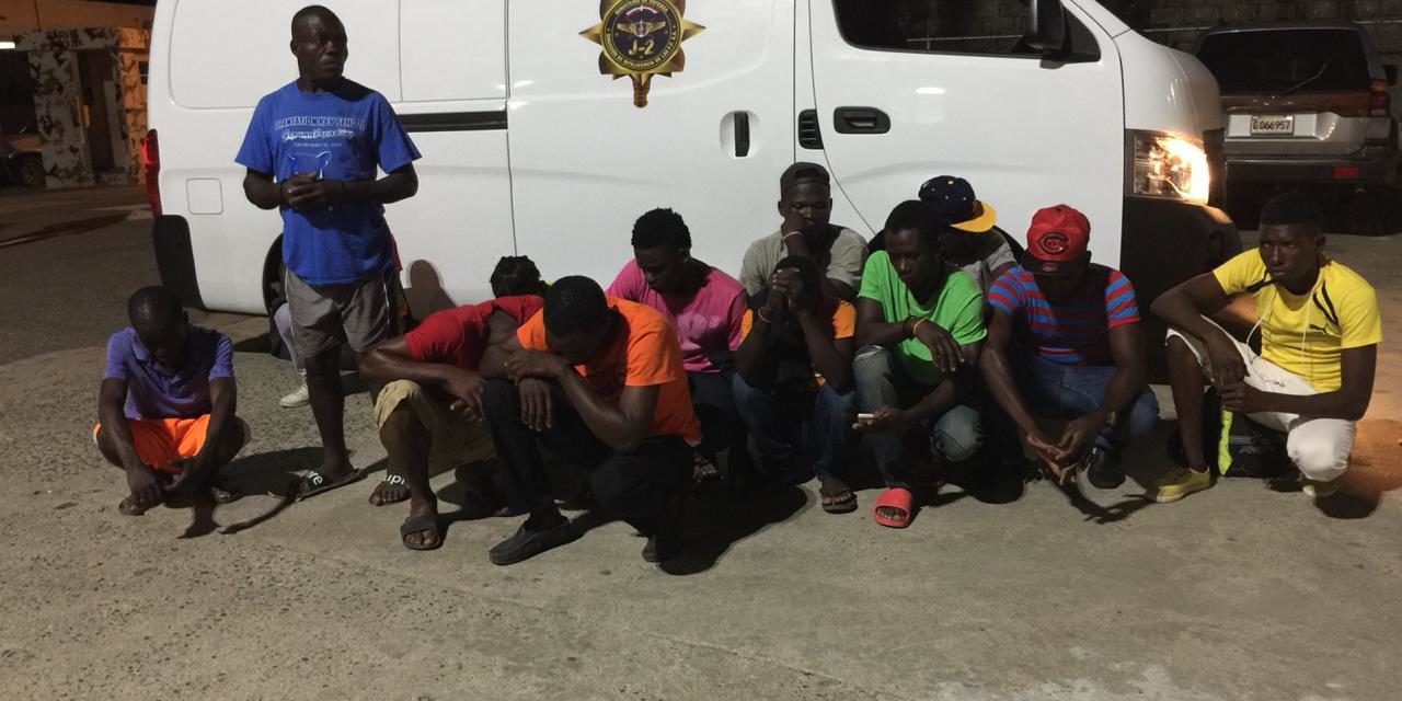 Apresan en Jimaní 13 haitianos que pretendían llevar motocicletas ilegales a Haití