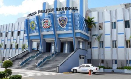 SUSPENDEN E INVESTIGAN CORONEL, MAYOR Y OTROS OFICIALES ACUSADOS DE RECIBIR SOBORNO DE 250 MIL PESOS