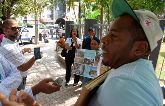 Comunitarios dicen que los desalojados de los terrenos del cementerio son invasores