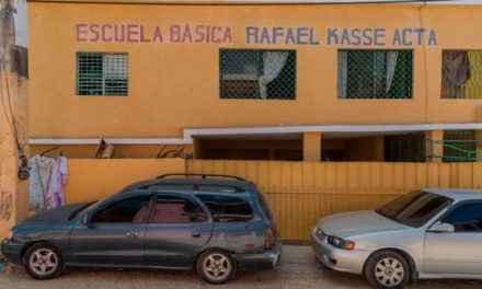 La Escuela Básica Rafael Kasse Acta de Los Alcarrizos no es apta para dar docencia