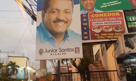 Acusan alcalde de Los Alcarrizos, de abuso de poder al colocar su publicidad de candidato de manera arbitraria