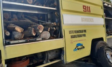Denuncian exalcalde de Los Alcarrizos Junior Santos usaba vehículos del cuerpo de bomberos para contrabando de madera