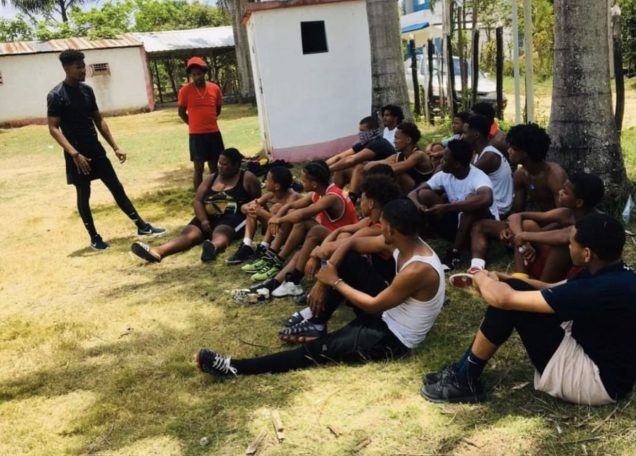 Manuel Cruz: El joven de Los Alcarrizos que prepara atletas de alto rendimiento
