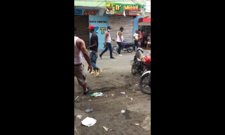 Calle 42 del barrio Capotillo de la capital en pleno desorden, Policía toma el control