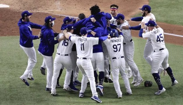 Luego de 32 años Dodgers de Los Angeles se alzan con la corona de la Serie Mundial
