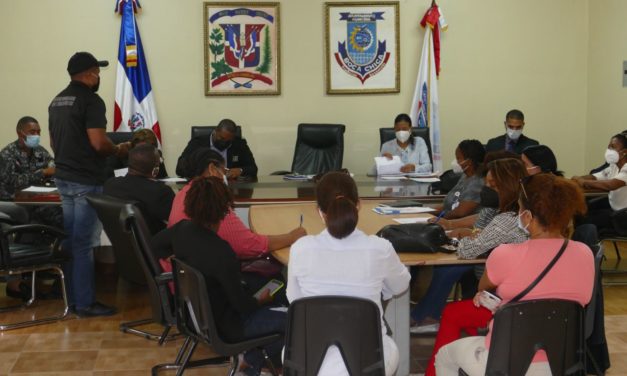 Finjus imparte taller personal alcaldía Boca Chica en seguridad ciudadanía y género