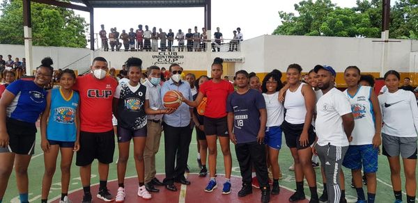 El C.U.P. de Los Alcarrizos deja inaugurado inicio de su torneo de baloncesto femenino
