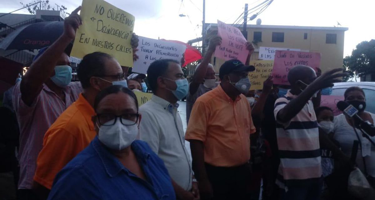 Moradores de Cerros del Norte denuncian que la Policía se rinde ante la delincuencia