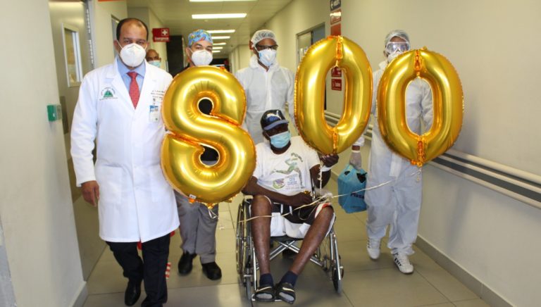 Hospital Marcelino Velez dio de alta al paciente 800 recuperado de COVID-19