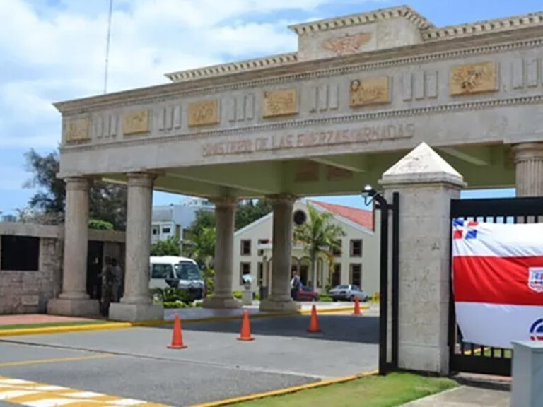 Generales apadrinados por hermanos Medina y Margarita Cedeño no fueron tocados en retiros