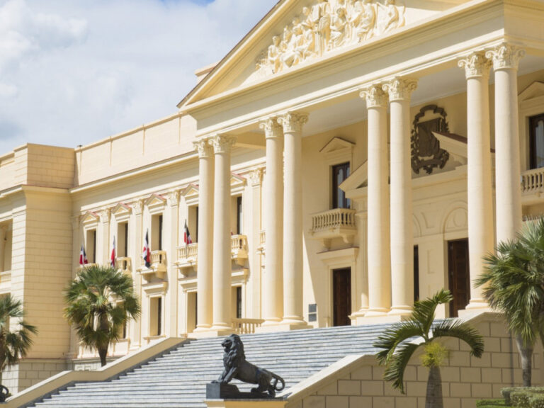 PE decreta nuevo horario toque de queda