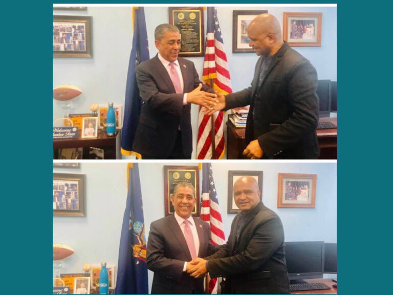 Congresista Adriano Espaillat reconoce labor digital durante 10 años del bloguero José Zabala