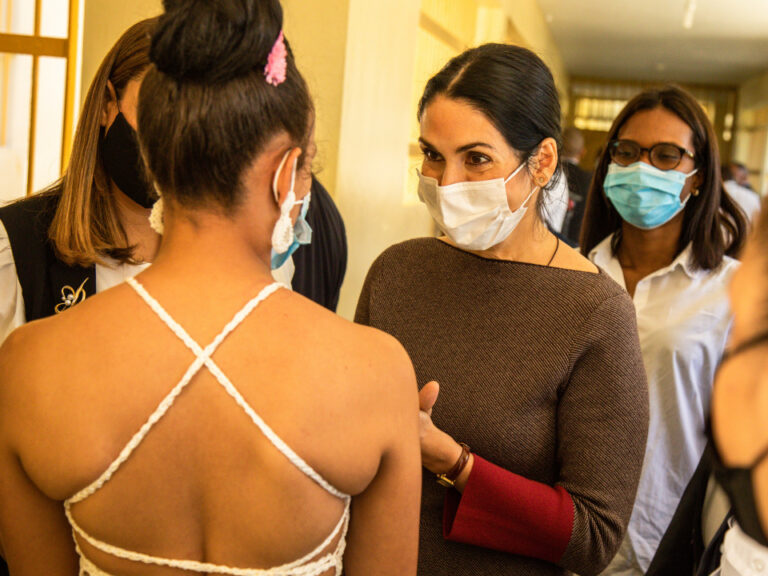 Primera dama visita Najayo Mujeres en solidaridad con las internas en la víspera de Nochebuena