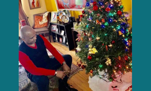 Desaparecen los regalos de la Navidad de los arbolitos latinos en Nueva York