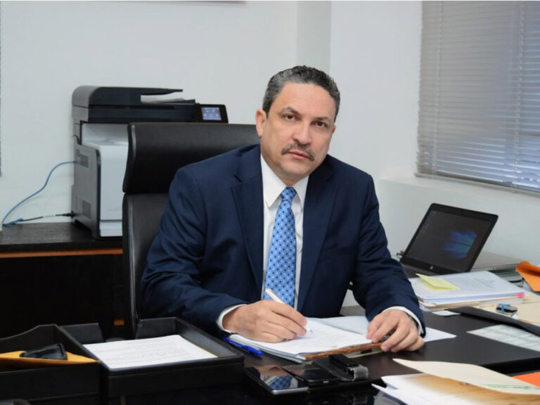 Dirigente del PLD y ex-funcionario César Prieto, se suicida esta mañana de un disparo a la cabeza