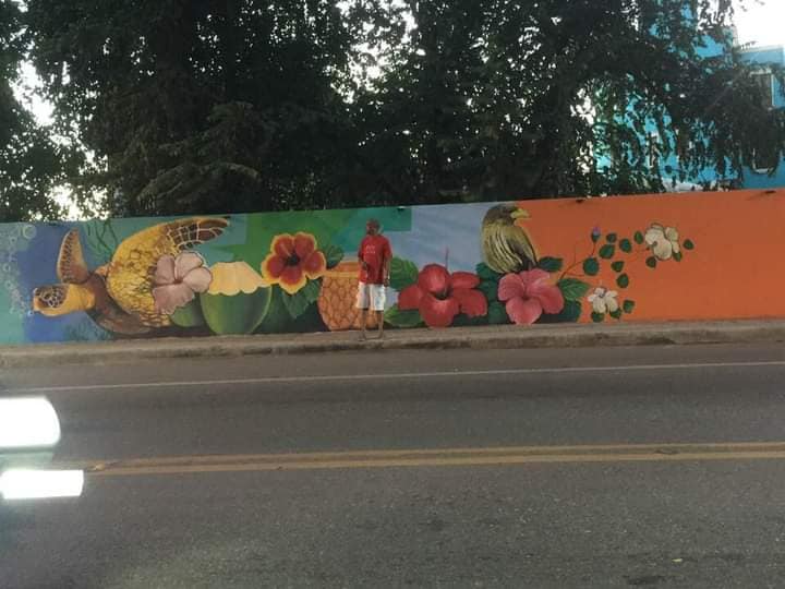 El inculto alcalde de Sosúa, Wilfredo Olivences, asesina la expresión artística de ese municipio