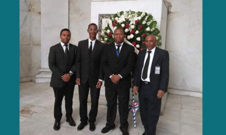 ADA deposita ofrenda floral en Altar de la Patria en conmemoración del día del Poder Judicial