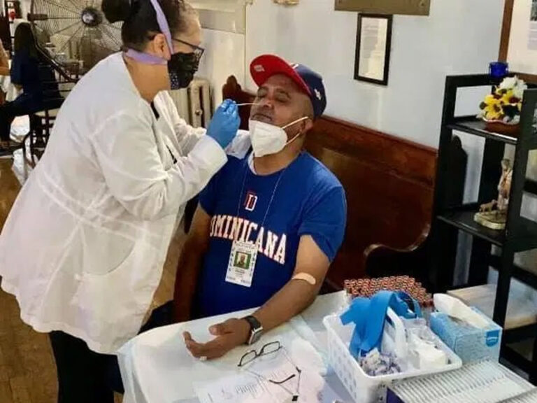 Bloguero José Zabala pide incluir periodistas y comunicadores en lista vacunación de esenciales