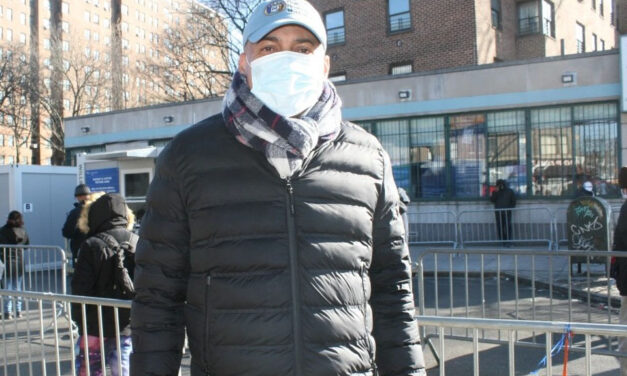 Eliezer Bueno de la Junta Comunitaria 12 del Alto Manhattan clama por «dosis de urgencia» para los más vulnerables
