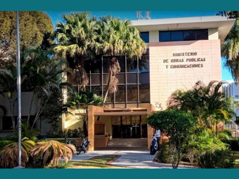 Obras Públicas reduce de un año a solo dos meses el tiempo de espera para la tramitación de planos