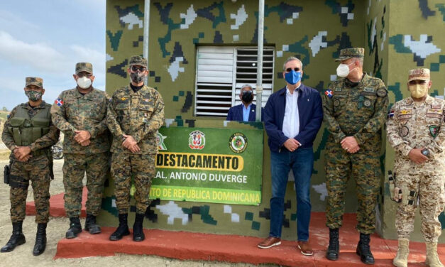 Presidente Abinader hace un recorrido por varios puntos de la zona fronteriza