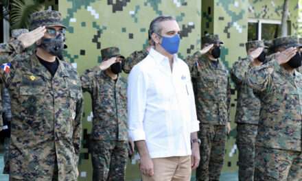 Presidente Abinader promete aumentar el salario a los militares y hacer más fuerte a las FFAA