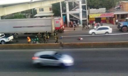 Hallan hombre muerto debajo el puente peatonal del km 22 de la autopista Duarte