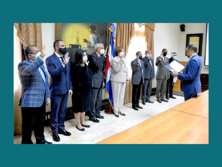 Una juramentación vergonzosa y anti ética