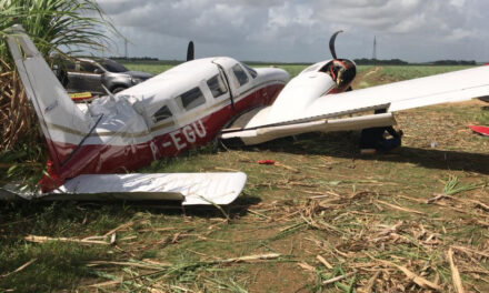 Super Tucano obliga a aterrizar aeronave