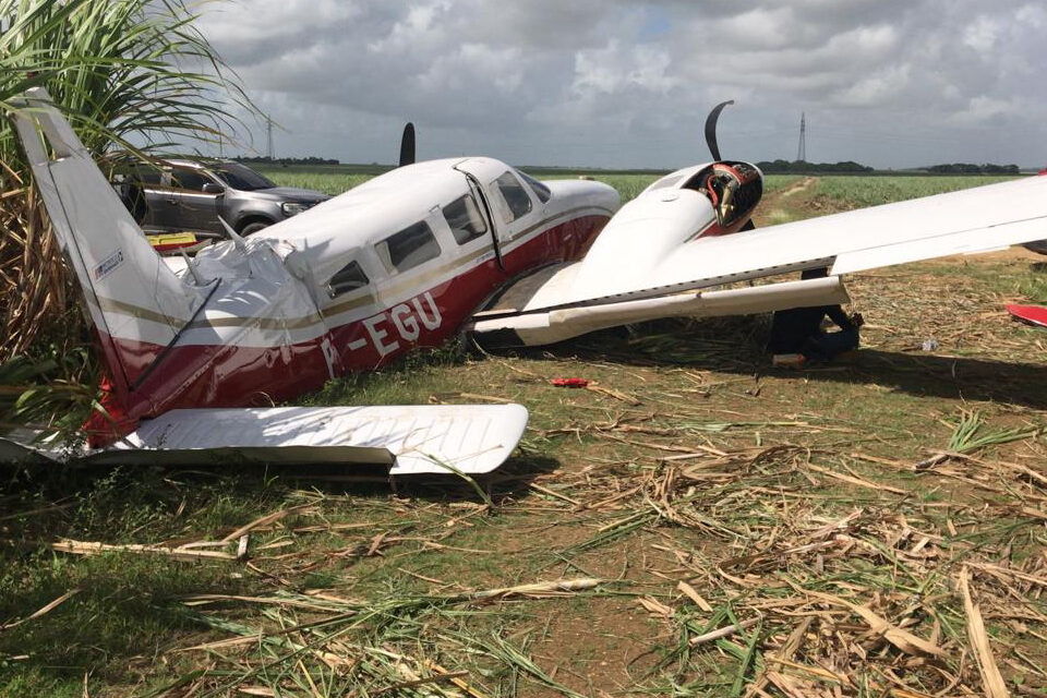 Super Tucano obliga a aterrizar aeronave