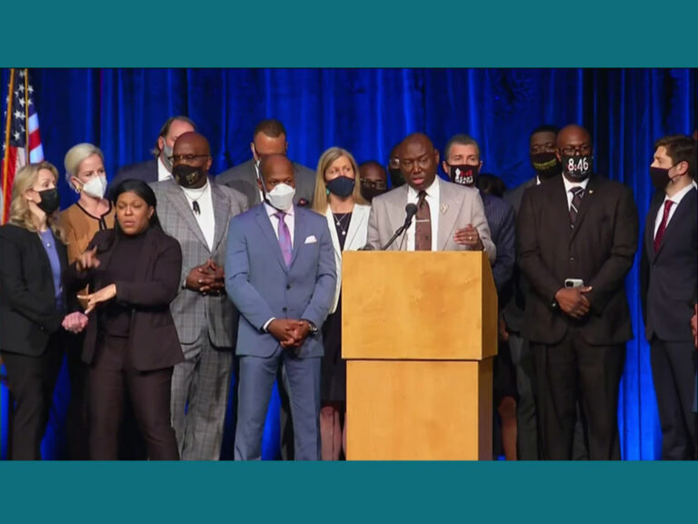 Familia Floyd recibiría 27 millones dólares