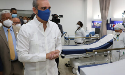 Presidente pone a funcionar hospital de Villacon