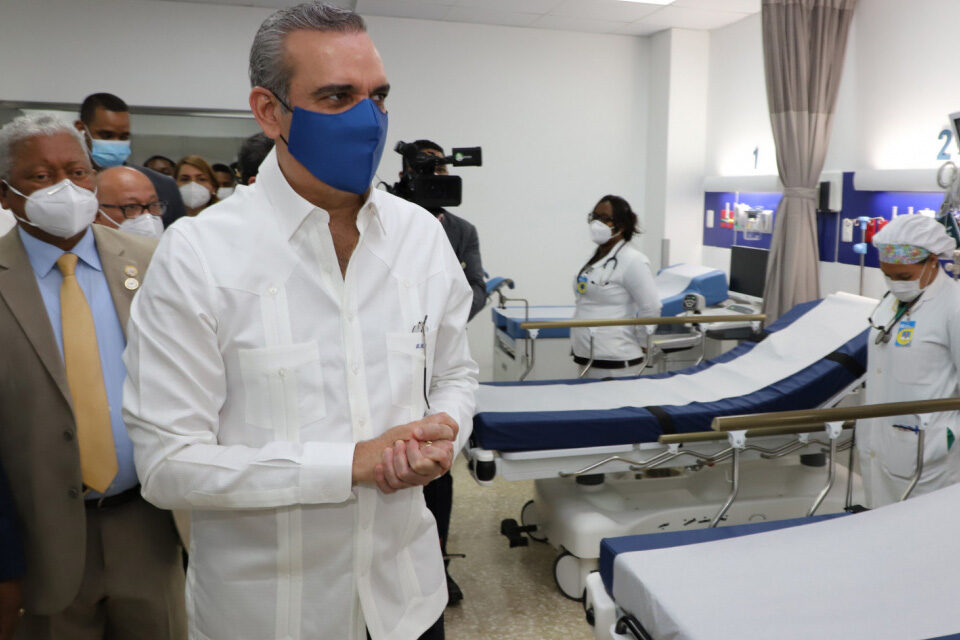 Presidente pone a funcionar hospital de Villacon