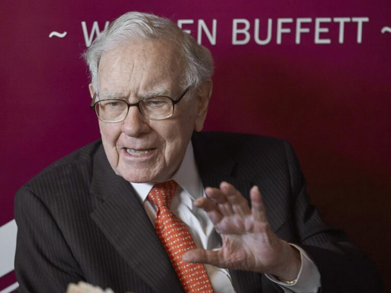 Fortuna Warren Buffett supera los $100 mil millones