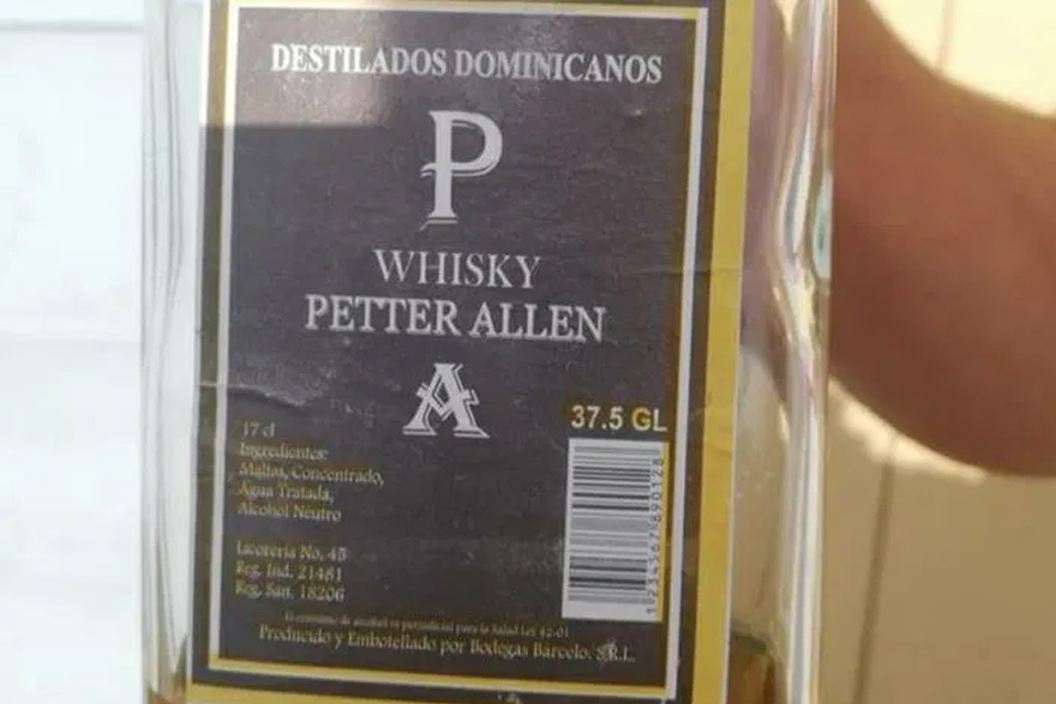 2 más fallecen al ingerir alcohol falsificado