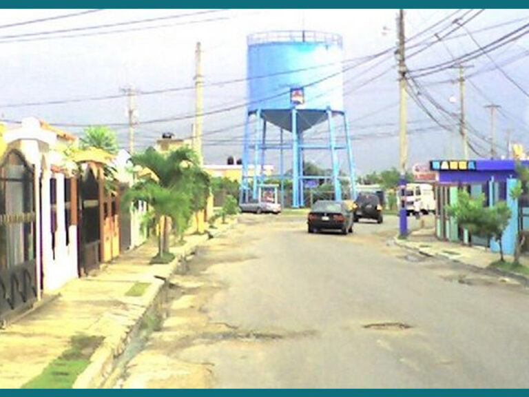 Habitantes Carmen Renata I protestan