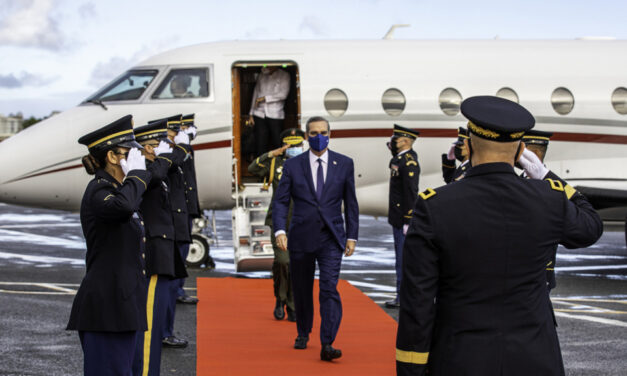 Presidente viaja este sábado a Madrid